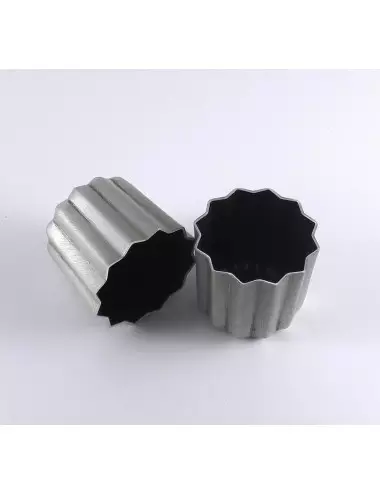 Moule à cannelés en aluminium poli Ø 45 mm – Cassonade Bordeaux